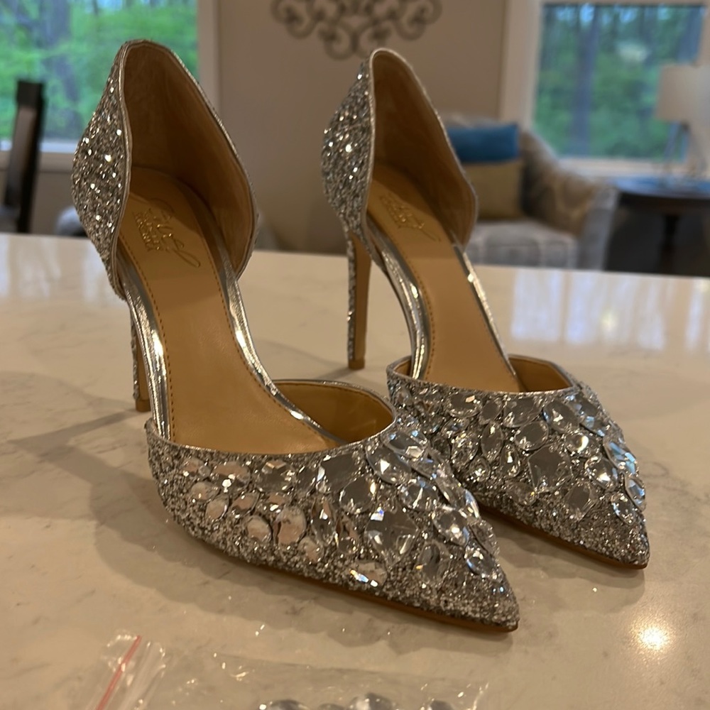 Badgley Mischka Jewel Pumps 6.5 New